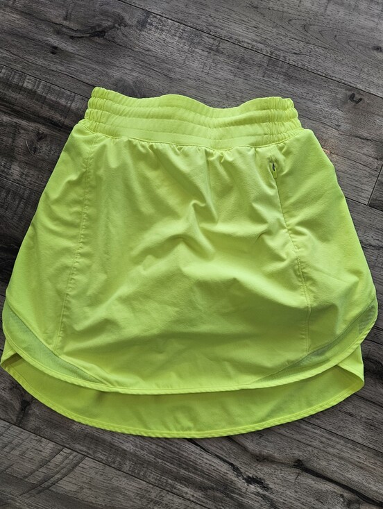lululemon athletica Pants - Lululemon Hotty Hot High Rise Athletic Skirt Long Highlight Yellow Sz 2 Neon